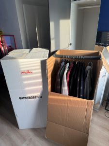 hangkleding verhuizen garderobedoos garderobebox
